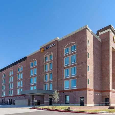 La Quinta Inn & Suites By Wyndham Dallas - Frisco Stadium Extérieur photo