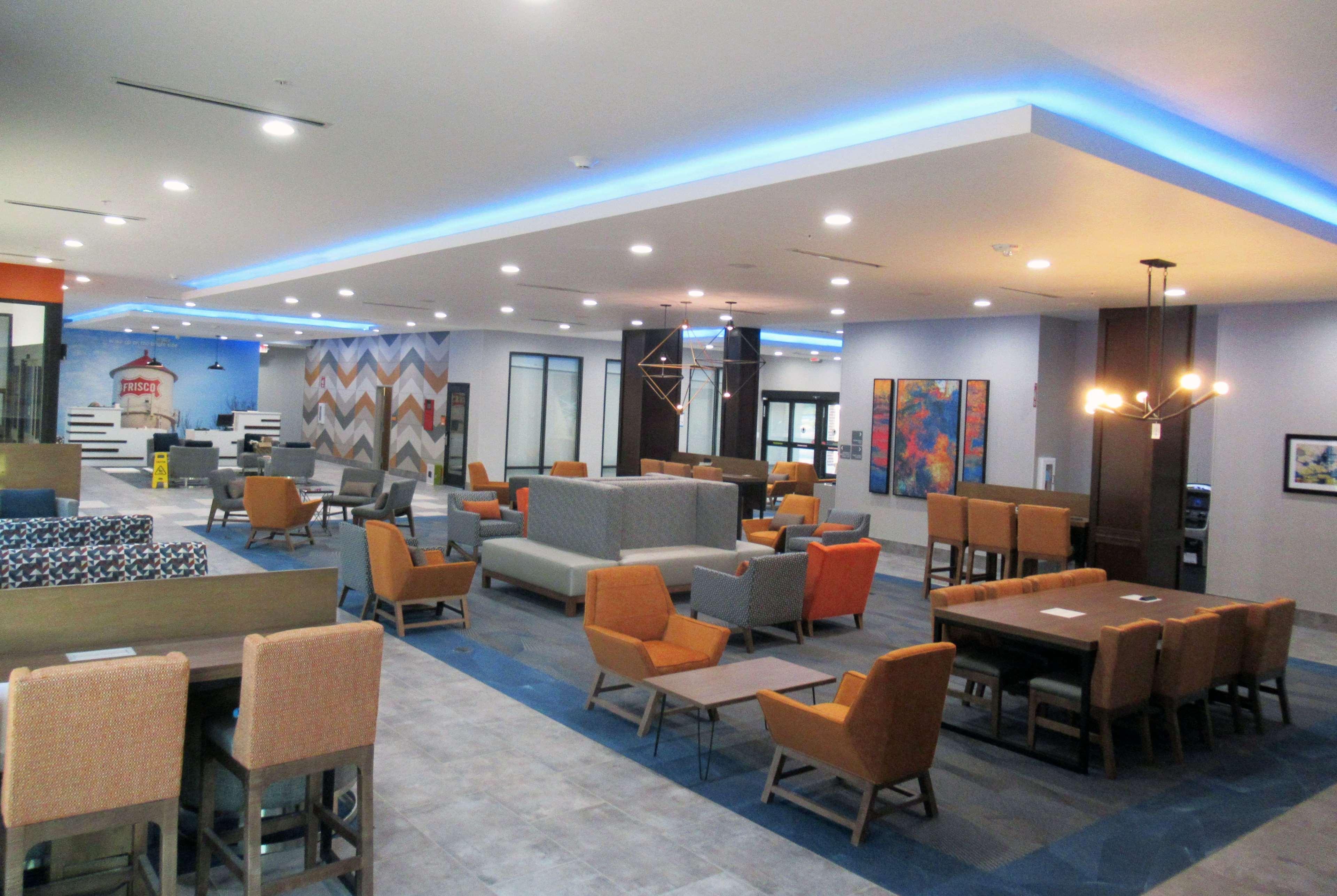 La Quinta Inn & Suites By Wyndham Dallas - Frisco Stadium Extérieur photo