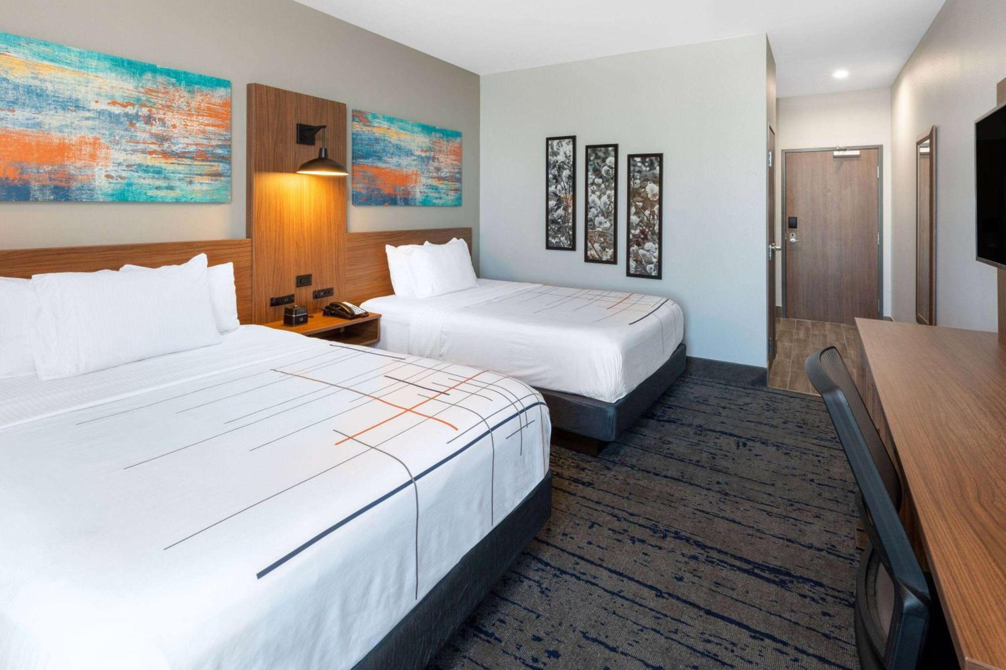 La Quinta Inn & Suites By Wyndham Dallas - Frisco Stadium Extérieur photo